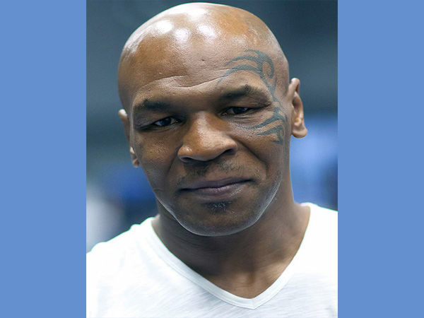 Mike Tyson returns to boxing in exhibition match against Roy Jones Jr.