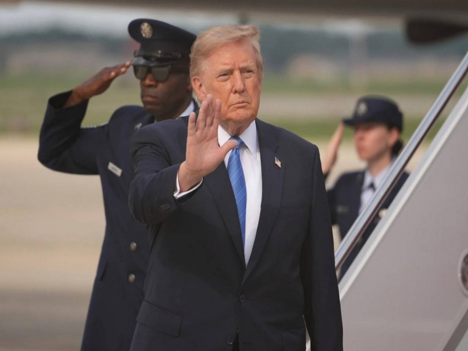 Trump announces 'biggest oil deal' with Venezuela