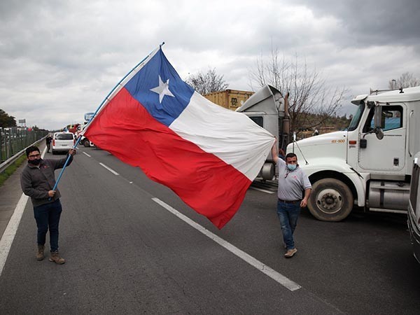 One dead, five trapped after giant Chile copper mine collapses