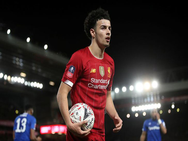 Teenager Curtis Jones helps Liverpool beat Everton with sensational goal