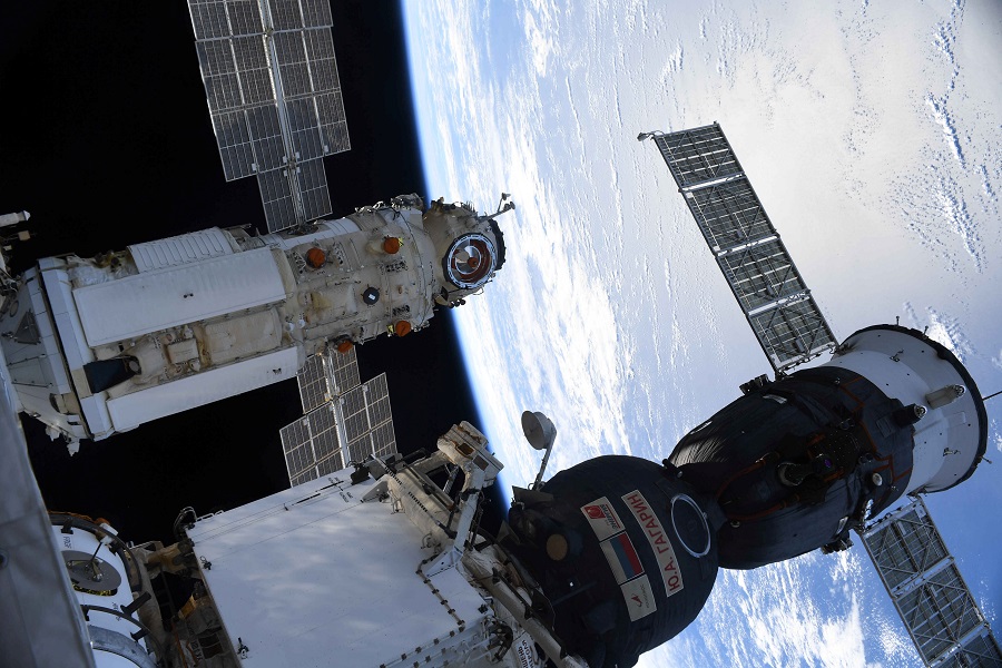 Sultan AlNeyadi sends back critical research samples on the Dragon cargo spacecraft