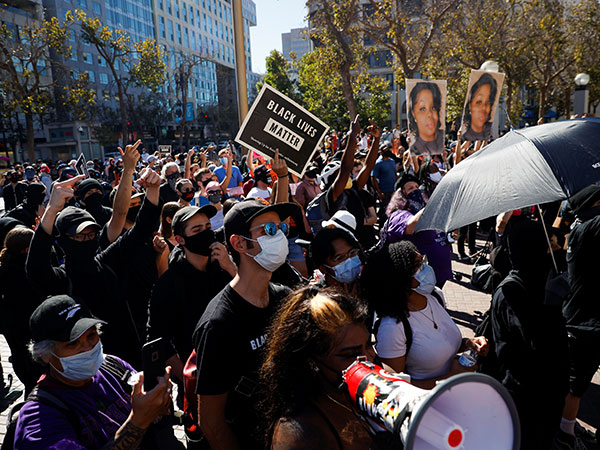 Free speech rally marred by violence as counterprotesters storm event, beat pro-Trump demonstrators