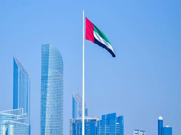 UAE President receives condolences over passing of Tahnoun bin Mohammed from Emir of Qatar