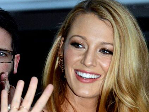 Blake Lively is unrecognizable in selfie donning a bowl cut