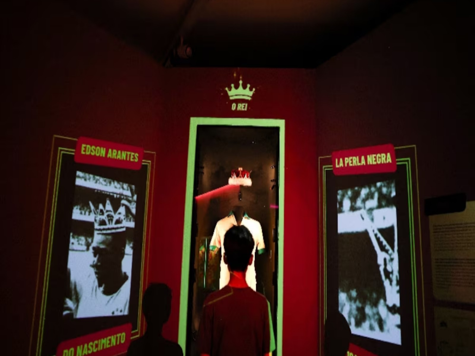 Mexico City hosts major football memorabilia exhibition