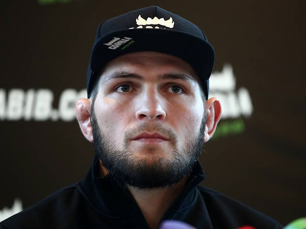 Russia's UFC Champ Nurmagomedov arrives in Abu Dhabi to face US Dustin Poirier
