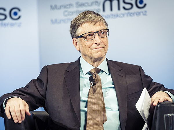 Warren rolls out wealth tax calculator, including special button for billionaire Bill Gates
