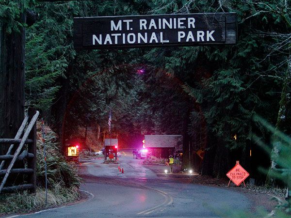 Family of missing Seattle hiker urges authorities, Trump to continue search