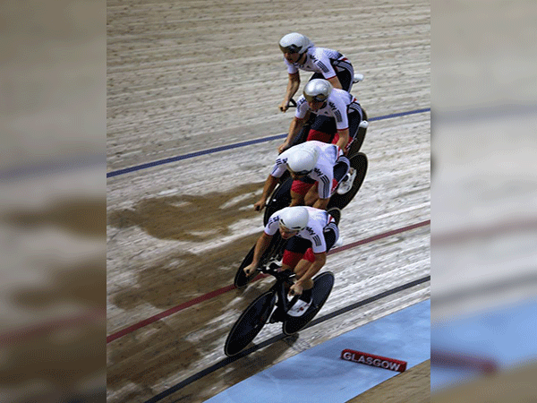 China takes silver of women's team pursuit at UCI Track Cycling World Cup