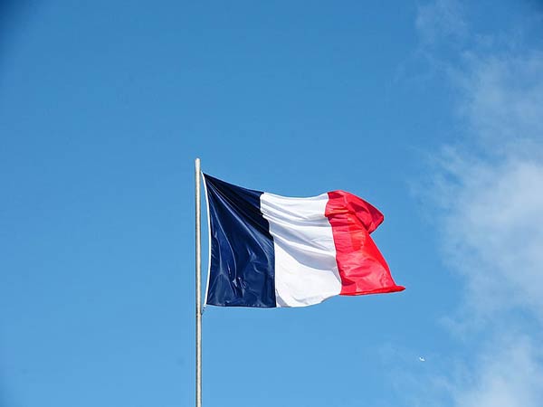 France returns to self-isolation amid coronavirus pandemic