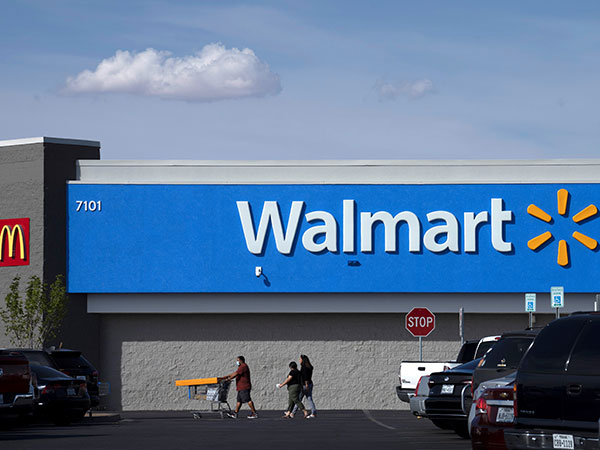 Ohio Walmart shopper arrested, allegedly brandished brass knuckles after refusing to wear mask