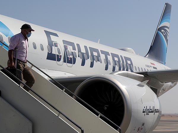 EgyptAir gives baby born on flight free airline tickets for life
