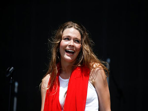 Maggie Rogers sexually harassed onstage while she was performing