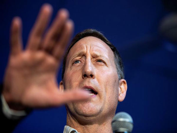 Peter MacKay officially launches bid for Conservative leadership