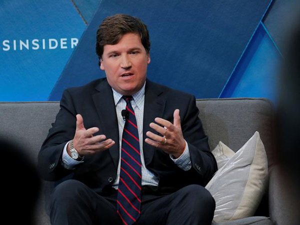 Tucker Carlson hits Warren over sexism accusation against Sanders: 'What a fraud. What a liar. What a phony'