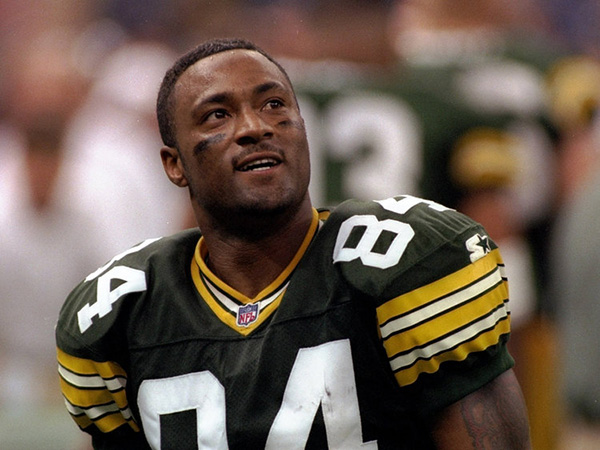Former Super Bowl champion, Michigan State standout says assistant coach struck him before a game