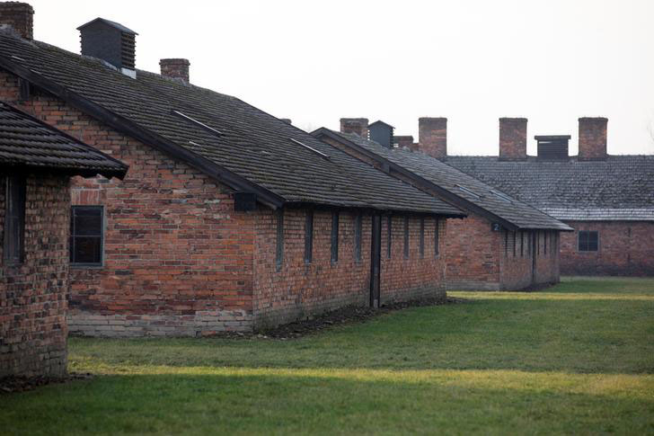 Holocaust survivor in famous Auschwitz liberation photo says rising anti-Semitism 'scares me'