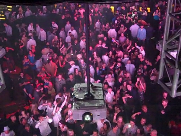 Stripper who went viral after 15-foot fall from pole at Texas club wants to be food critic