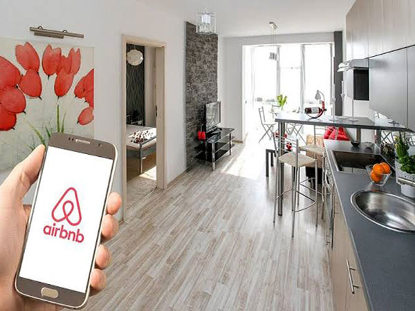 3 dead, 2 injured after shooting at Airbnb in Toronto, police not looking for suspects