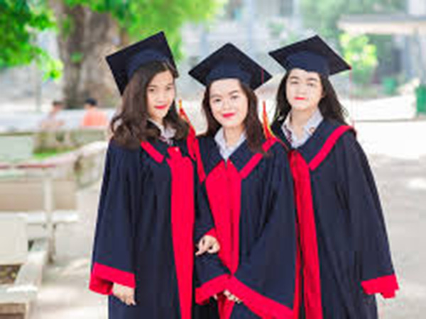 Pay gap between men and women starts right out of the gate for college, university grads
