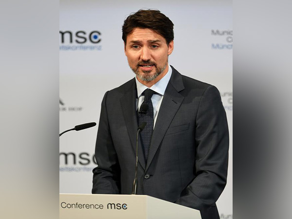 Trudeau calls for 'dialogue' as blockade cripples rail network, while Scheer says clear out the protesters