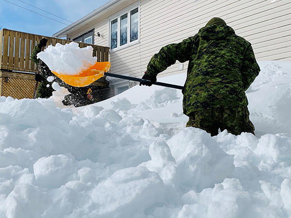 Many snowbirds flocking south despite Canadian government's plea to seniors to stay home
