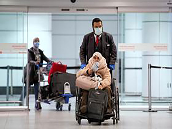 Two weeks after calls to come home, thousands of Canadians are still stranded abroad