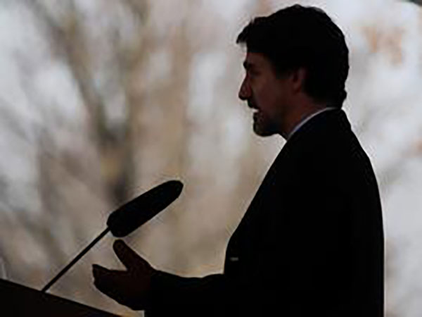 Trudeau warns of COVID-19 text scam exploiting new emergency benefit program