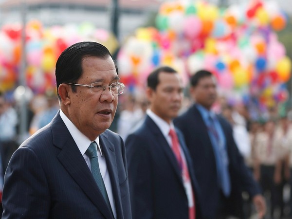 Cambodian PM says China-ASEAN dialogue relations bring about mutual development, prosperity