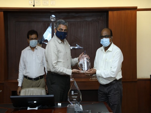 AAI chairman felicitates four airports that won ACI ASQ Awards