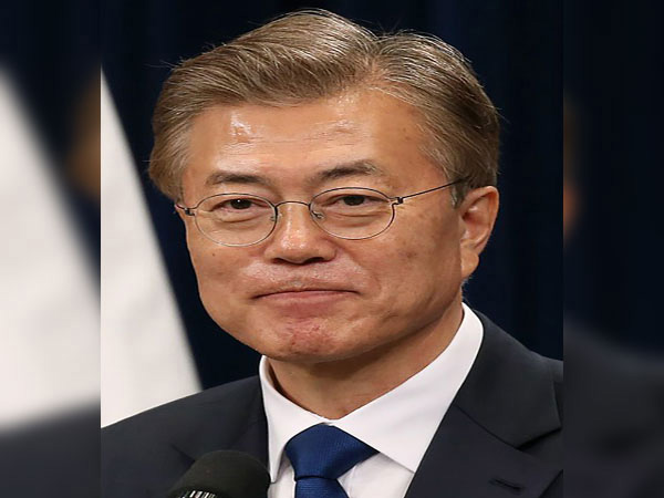Moon says S. Korea ready to talk with Japan anytime, urges separation of history with future-oriented ties