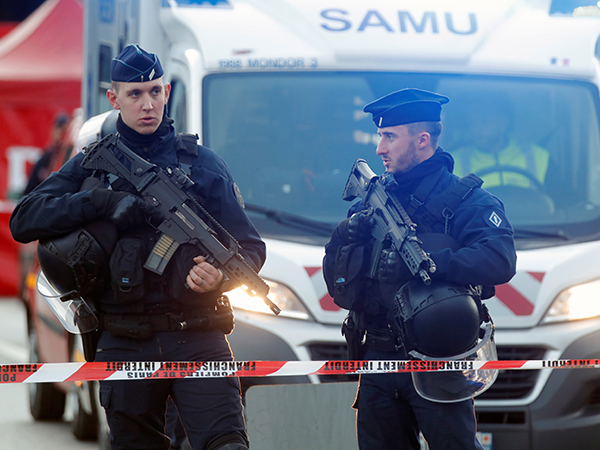 Suspect in French knife attack says he was targeting Charlie Hebdo