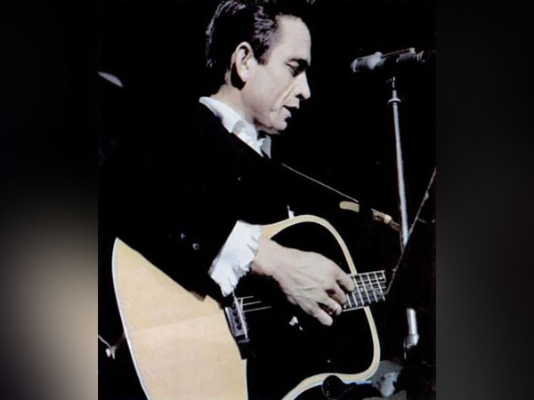 Johnny Cash's daughter Rosanne says her dad's affair with June Carter 'seemed inevitable,' painful for her mom