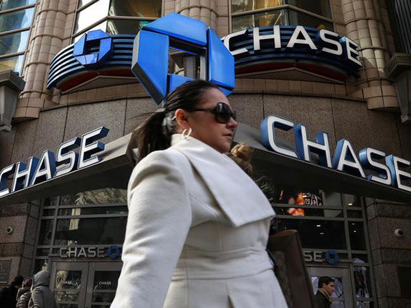 'It's crazy': Chase Bank forgiving all debt owed by its Canadian credit card customers