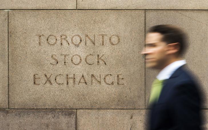 TSX and Dow plunge back into the red Friday, capping bleak week for stock markets