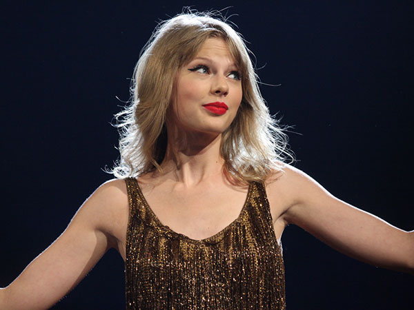 Taylor Swift's 'Folklore' album is first million-selling project of 2020 in U.S.