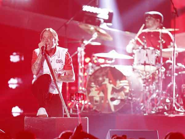 Billy Talent criticizes Lisa MacLeod over photo they say 'misrepresents' their meeting