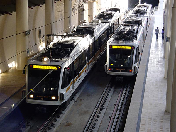 Stalled LRT trains plague rush hour commute