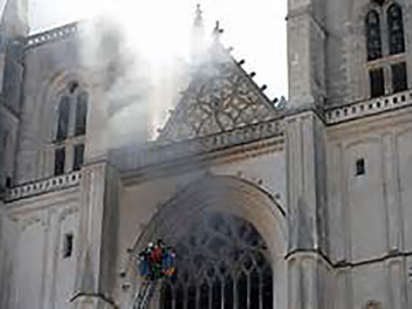 Nantes cathedral: Arson suspected as 400-year-old organ destroyed in 'violent blaze'
