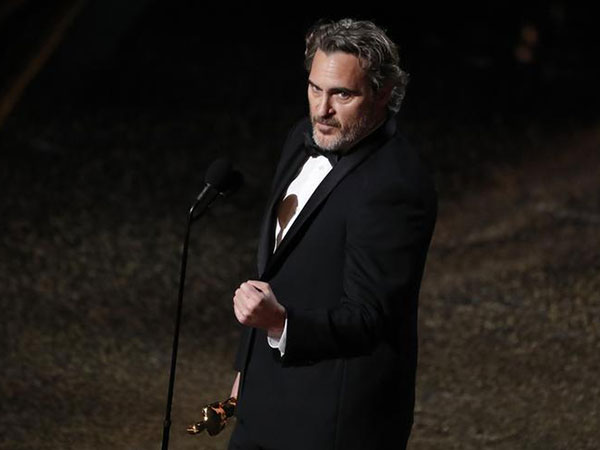 Joaquin Phoenix calls for equality and quotes his brother in Oscar speech