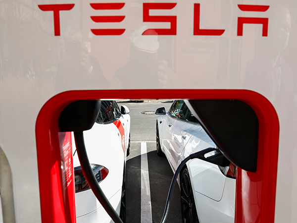Tesla could produce $25K electric car within 3 years, Elon Musk says