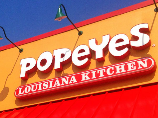 Popeyes fight breaks out between couples at California drive-thru