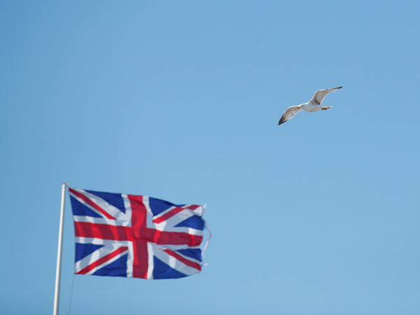 UK signs trade deal with Canada to prepare for Brexit