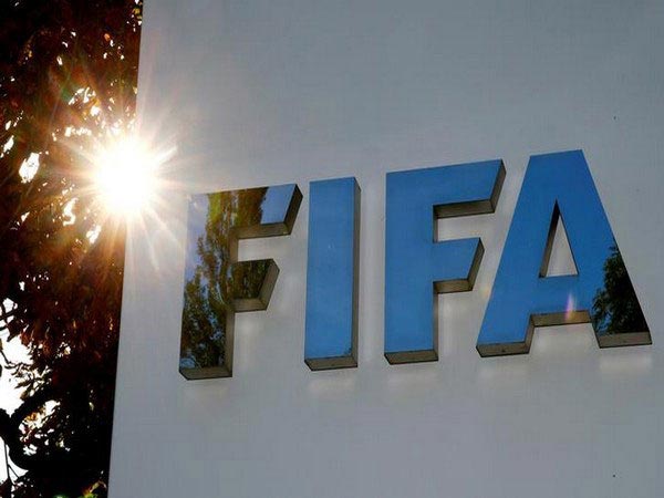 Cameroonian president discusses football development with FIFA president