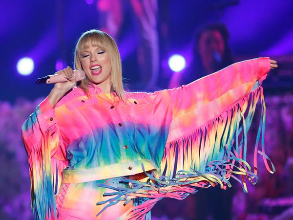 Taylor Swift pledges to 'do everything I can for 2020' election: 'We're a democracy'