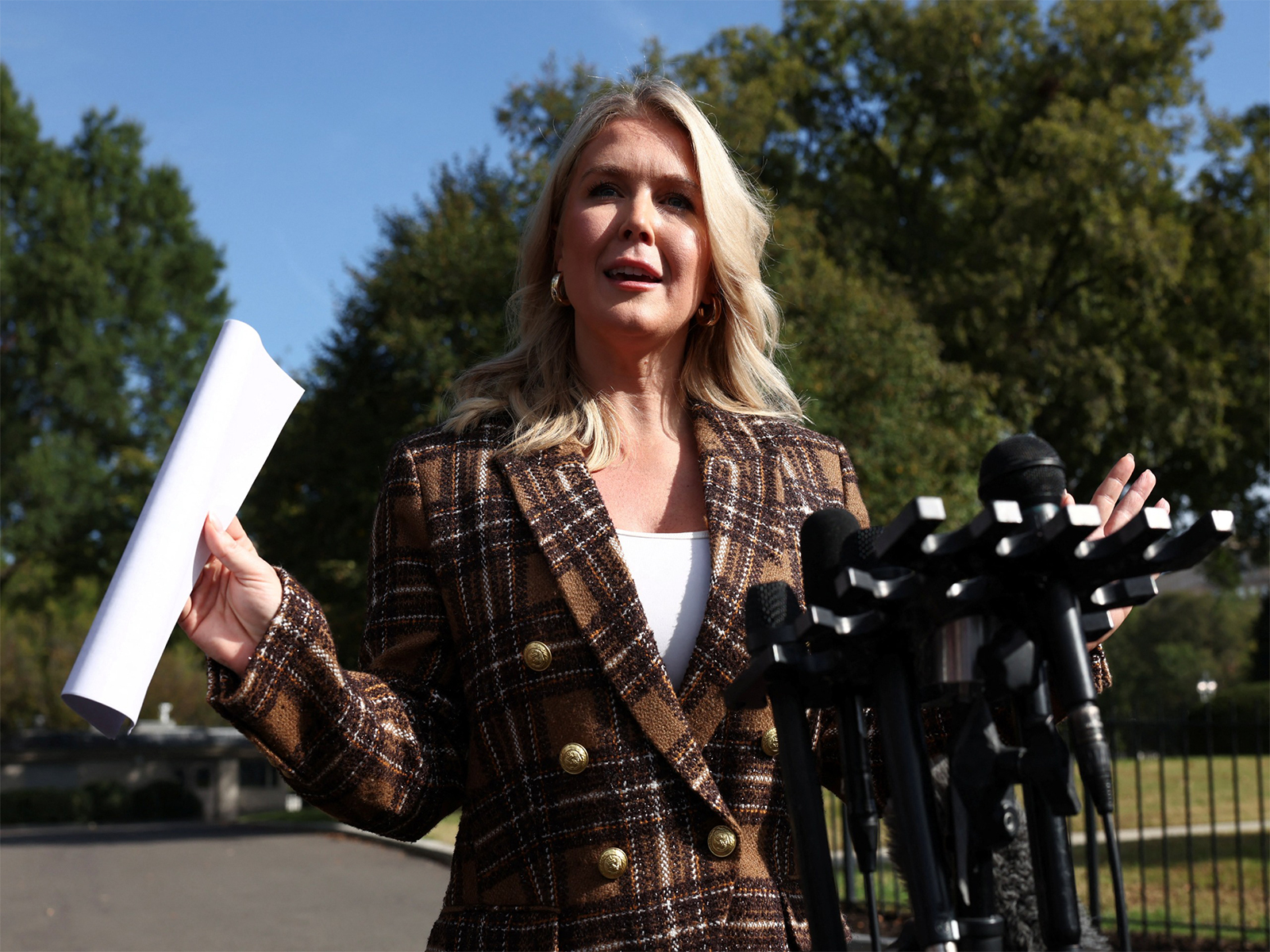 Mass layoffs will start if shutdown talks 'going nowhere'