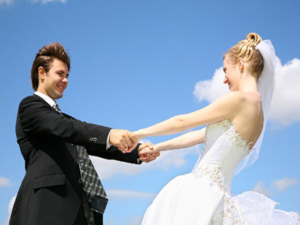 'Til coronavirus do us part': Lockdown separates newlyweds for months