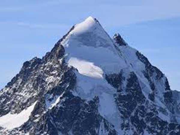 Alps glacier collapse fear: Courmayeur evacuated as huge chunk of ice threatens to break away