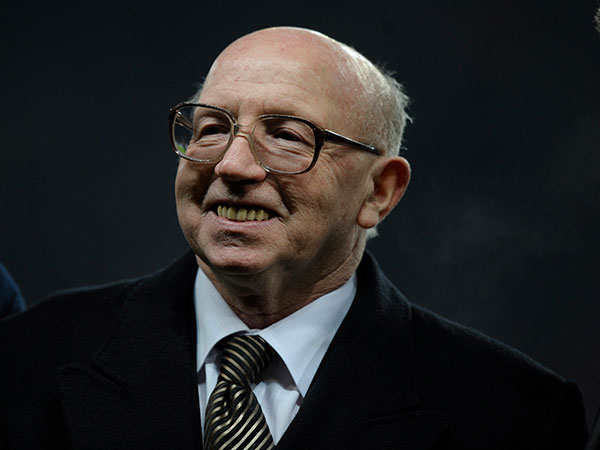 Nobby Stiles: English World Cup winner and Man Utd stalwart dies at 78