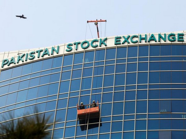 Trading halted at PSX once again as KSE-30 sinks 5.33pc,